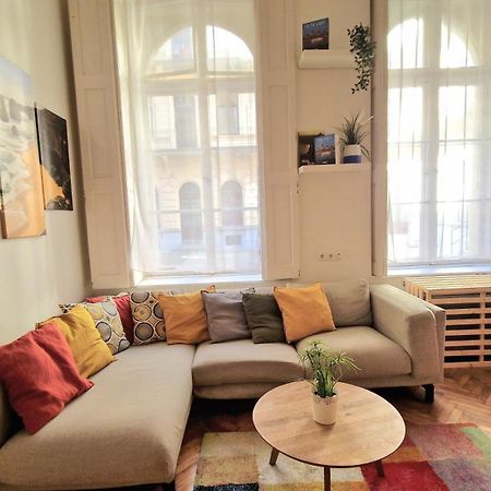 Hip Apartment At The Museum Budapeste Exterior foto